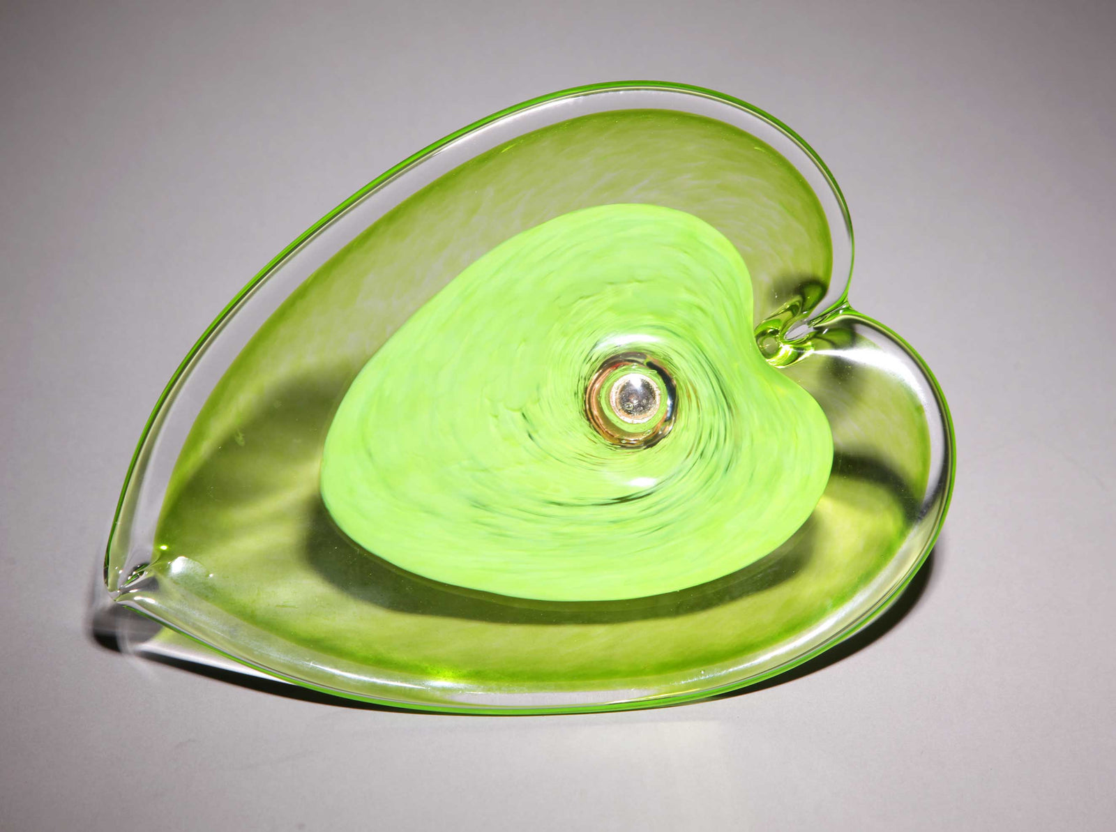 Birdbath Heart Light Green